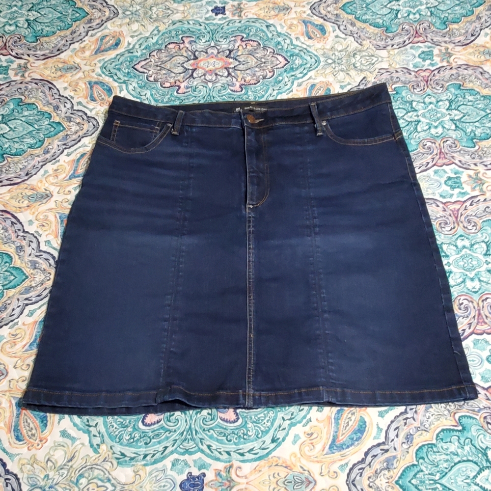 Lee Rider Shape Illusions Slim Fit Skirt - Size 20